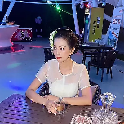 《爱不再有》& 玉儿班 色勒