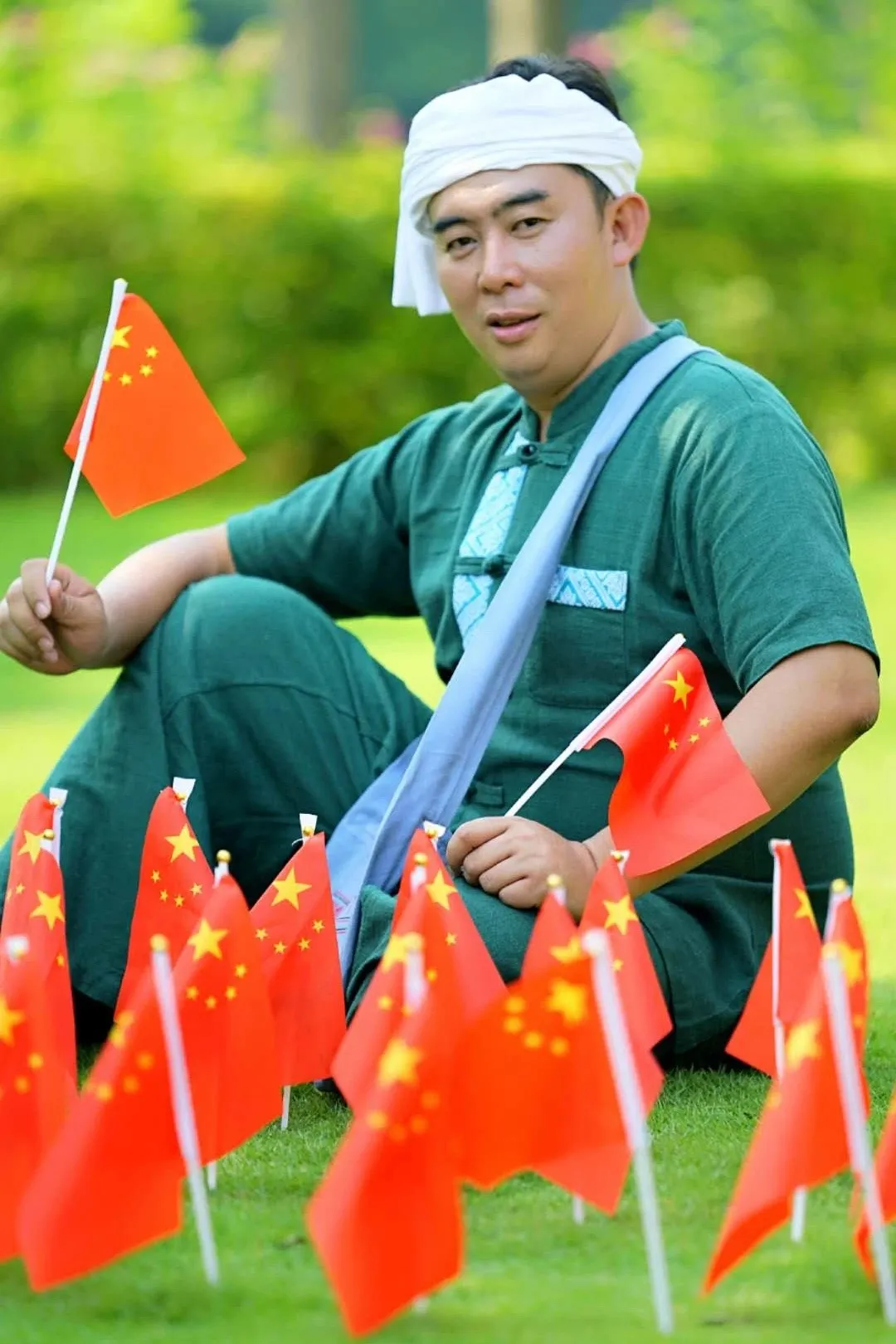 《我和我的祖国（傣语版）》岩松勐